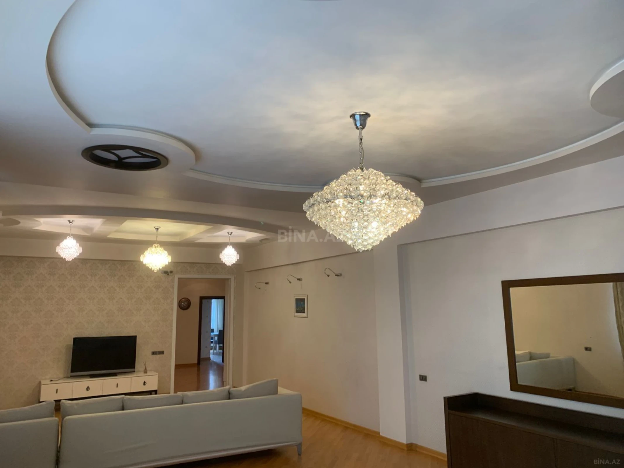 Kirayə verilir 3 otaqlı mənzil 170 m²
