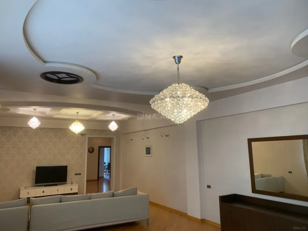 Kirayə verilir 3 otaqlı mənzil 170 m²