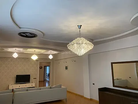 Kirayə verilir 3 otaqlı mənzil 170 m²