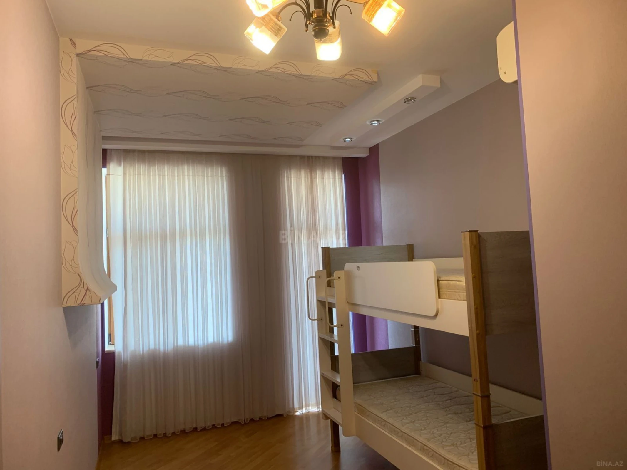 Kirayə verilir 3 otaqlı mənzil 170 m²