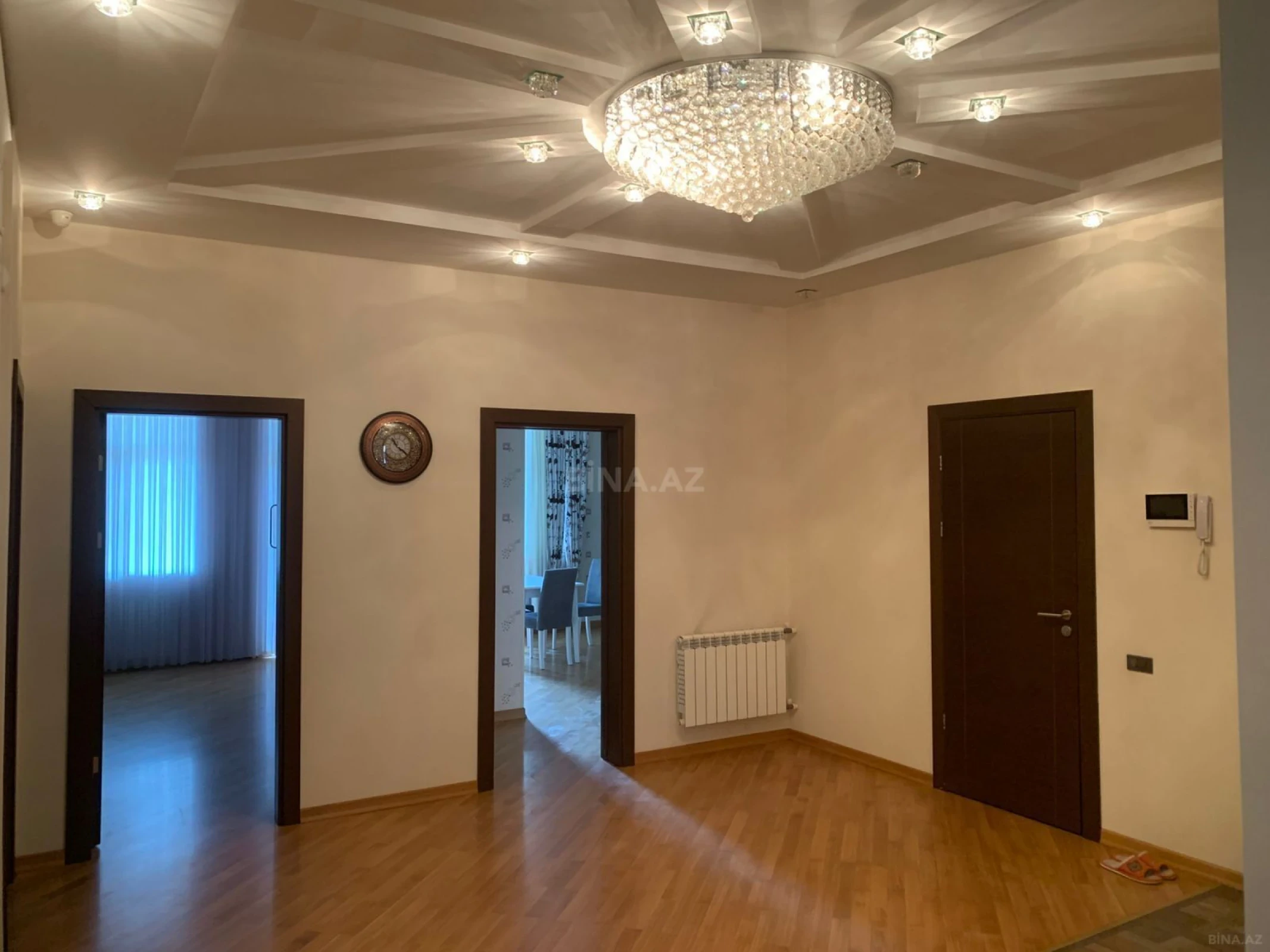 Kirayə verilir 3 otaqlı mənzil 170 m²