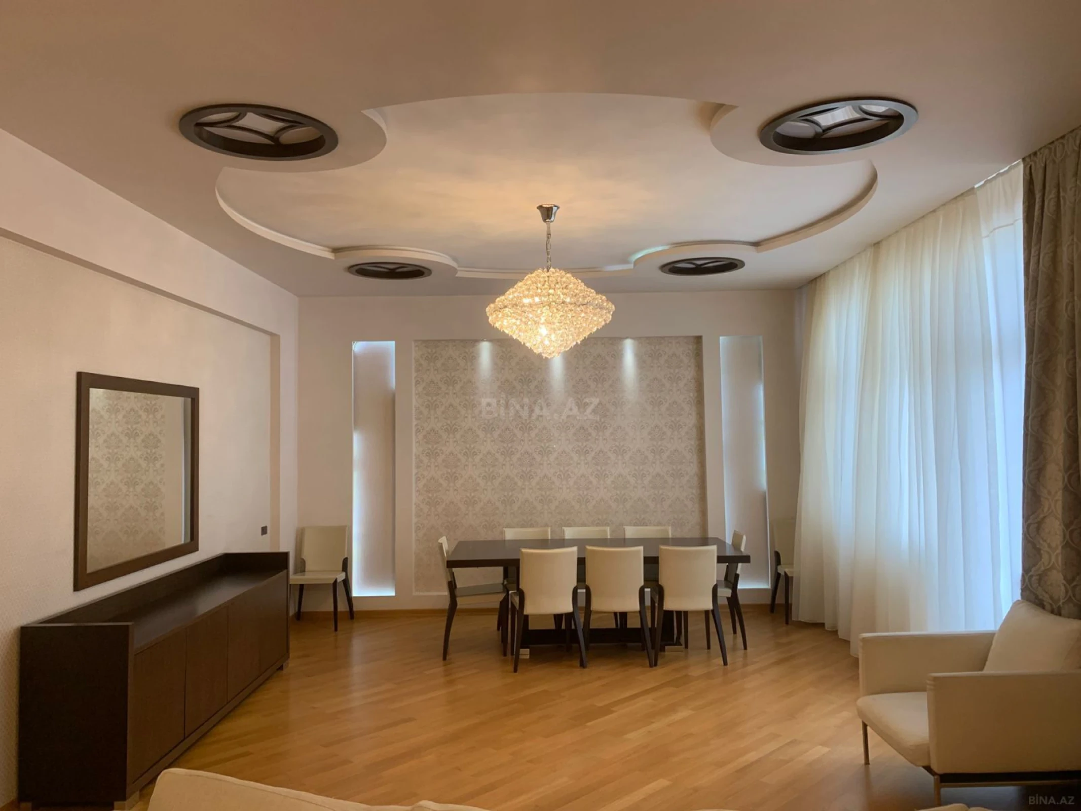 Kirayə verilir 3 otaqlı mənzil 170 m²
