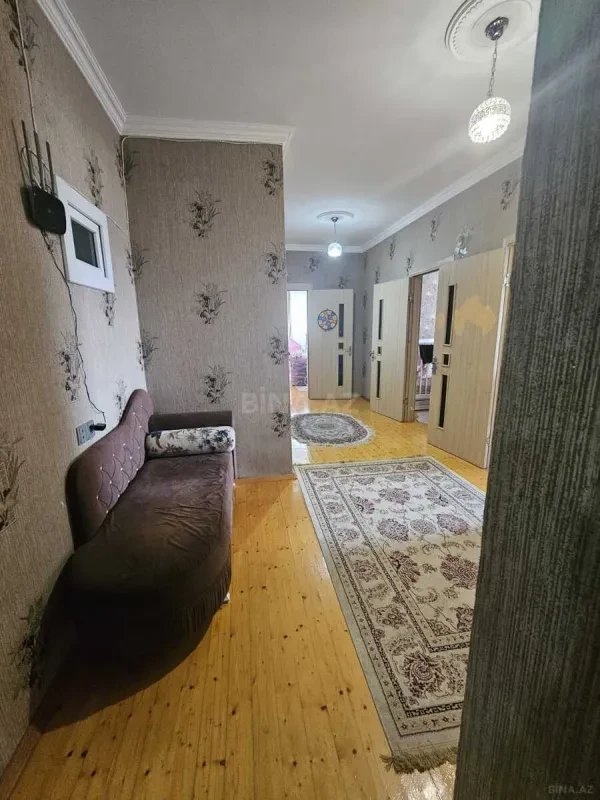 Satılır 2 otaqlı mənzil 82 m²