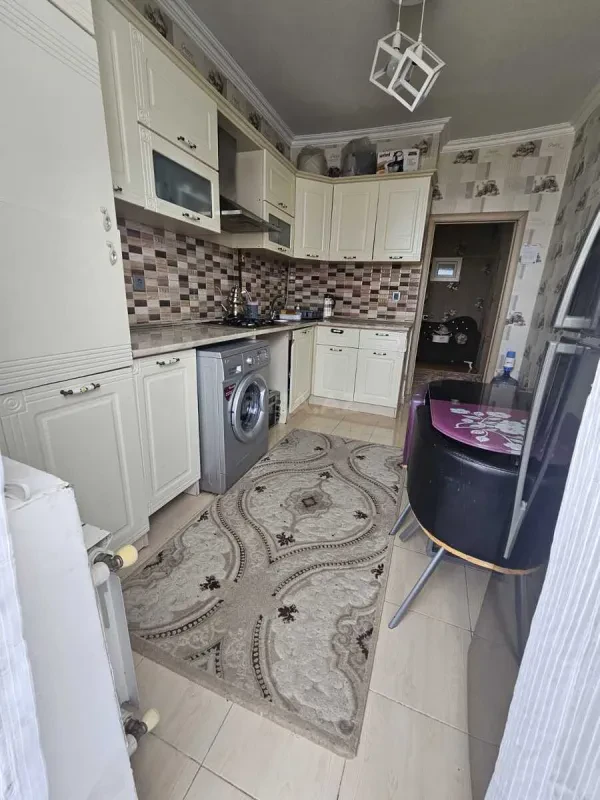 Satılır 2 otaqlı mənzil 82 m²