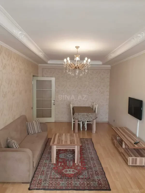 Kirayə verilir 2 otaqlı mənzil 100 m²