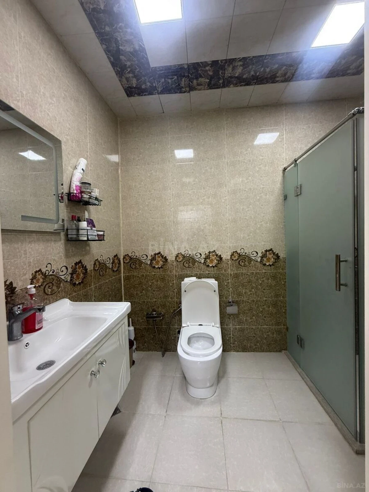Kirayə verilir 2 otaqlı mənzil 65 m²
