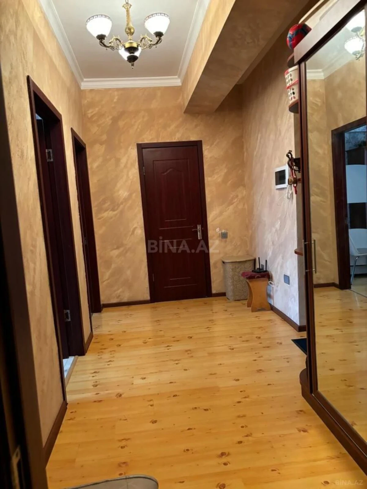 Kirayə verilir 2 otaqlı mənzil 70 m²
