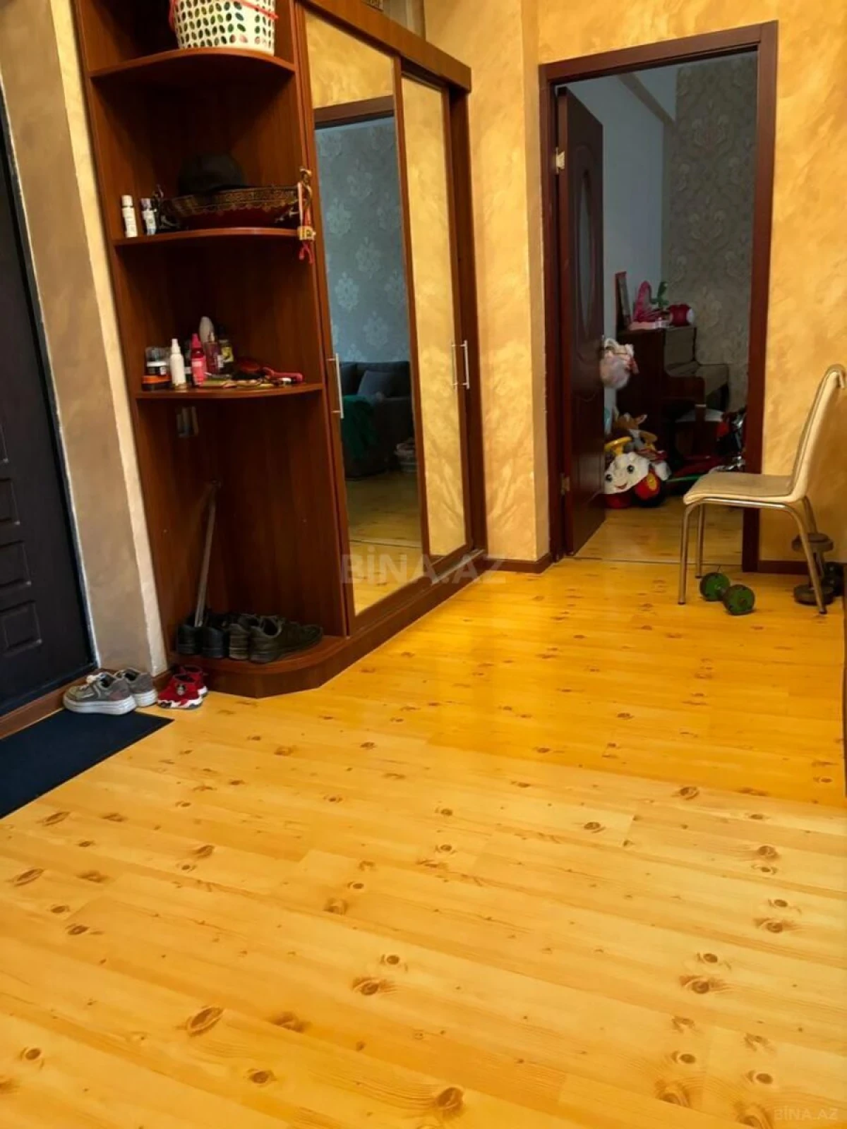 Kirayə verilir 2 otaqlı mənzil 70 m²