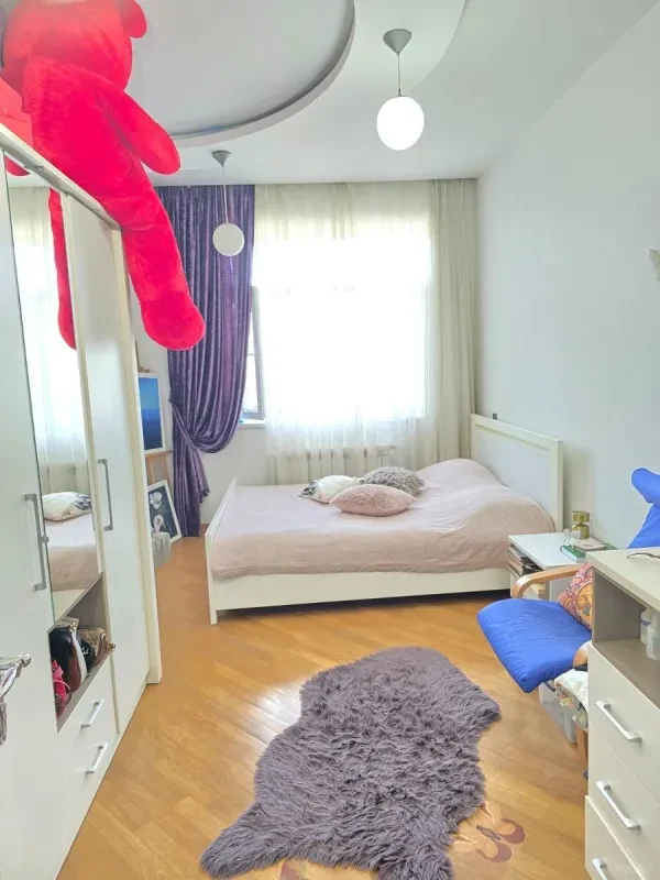 Satılır 3 otaqlı mənzil 105 m²