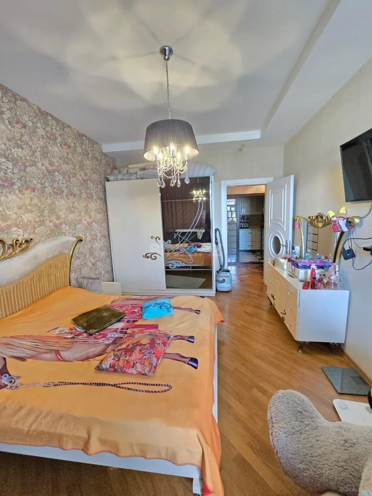 Satılır 3 otaqlı mənzil 105 m²