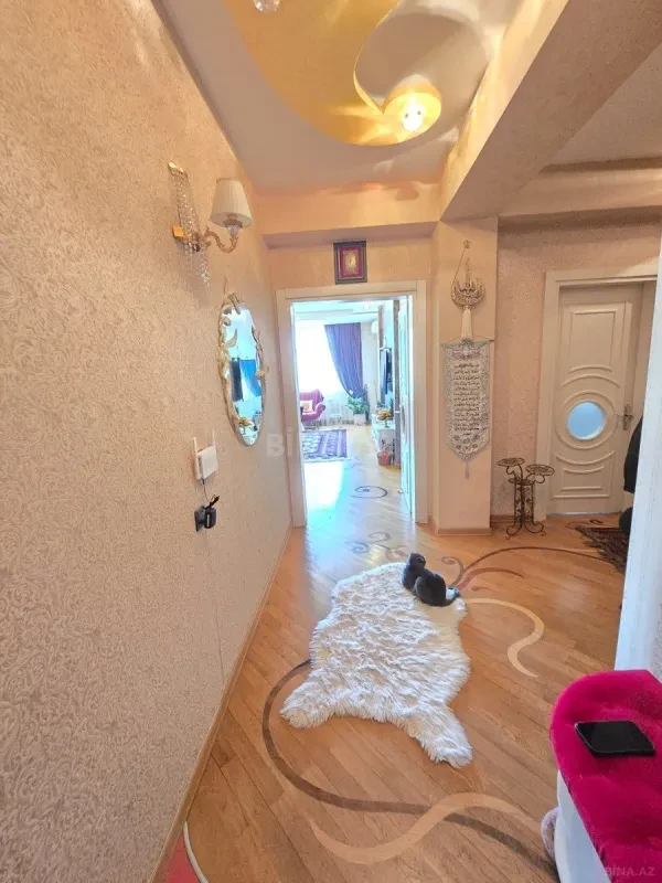 Satılır 3 otaqlı mənzil 105 m²