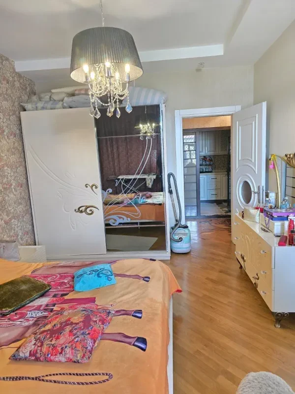 Satılır 3 otaqlı mənzil 105 m²
