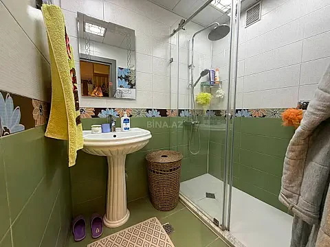 Satılır 2 otaqlı mənzil 68 m²