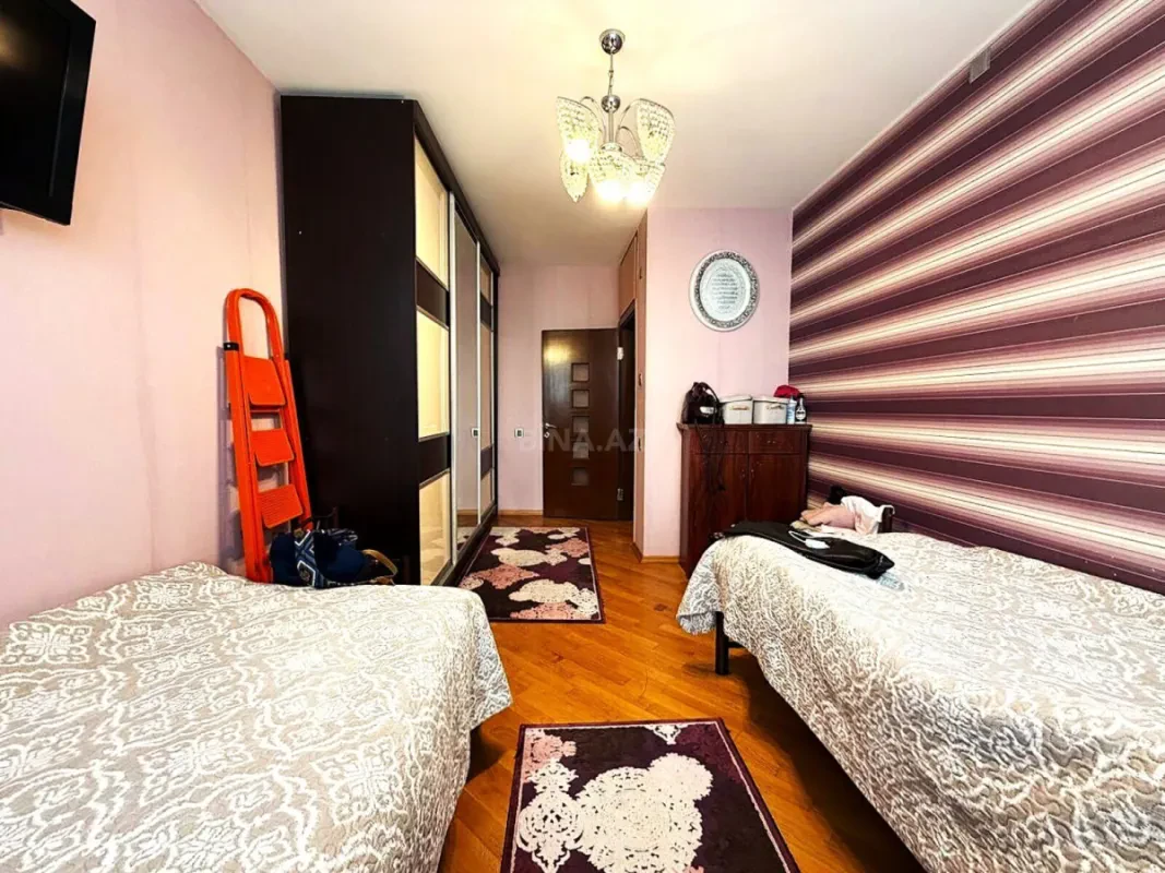 Satılır 2 otaqlı mənzil 68 m²