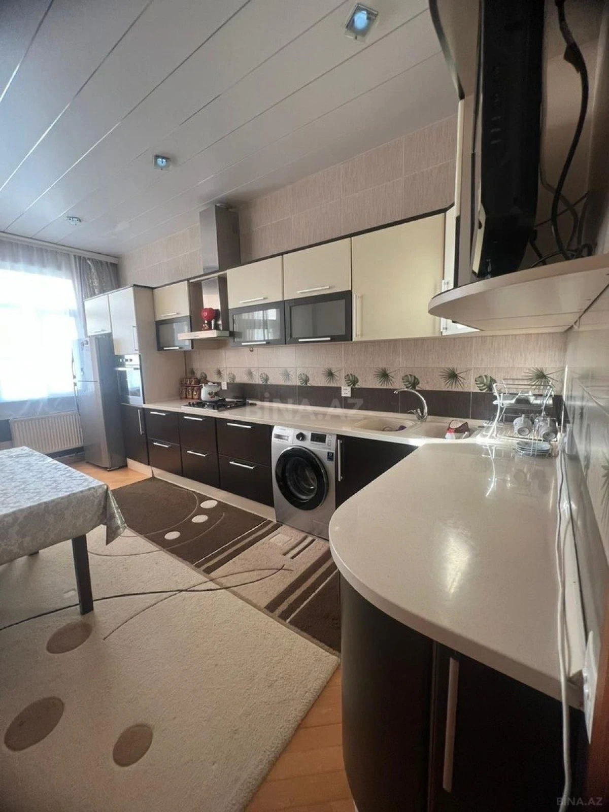 Kirayə verilir 3 otaqlı mənzil 143 m²