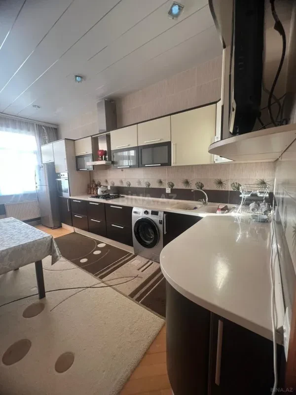 Kirayə verilir 3 otaqlı mənzil 143 m²