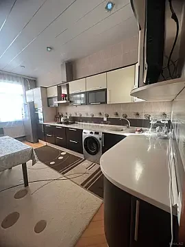 Kirayə verilir 3 otaqlı mənzil 143 m²
