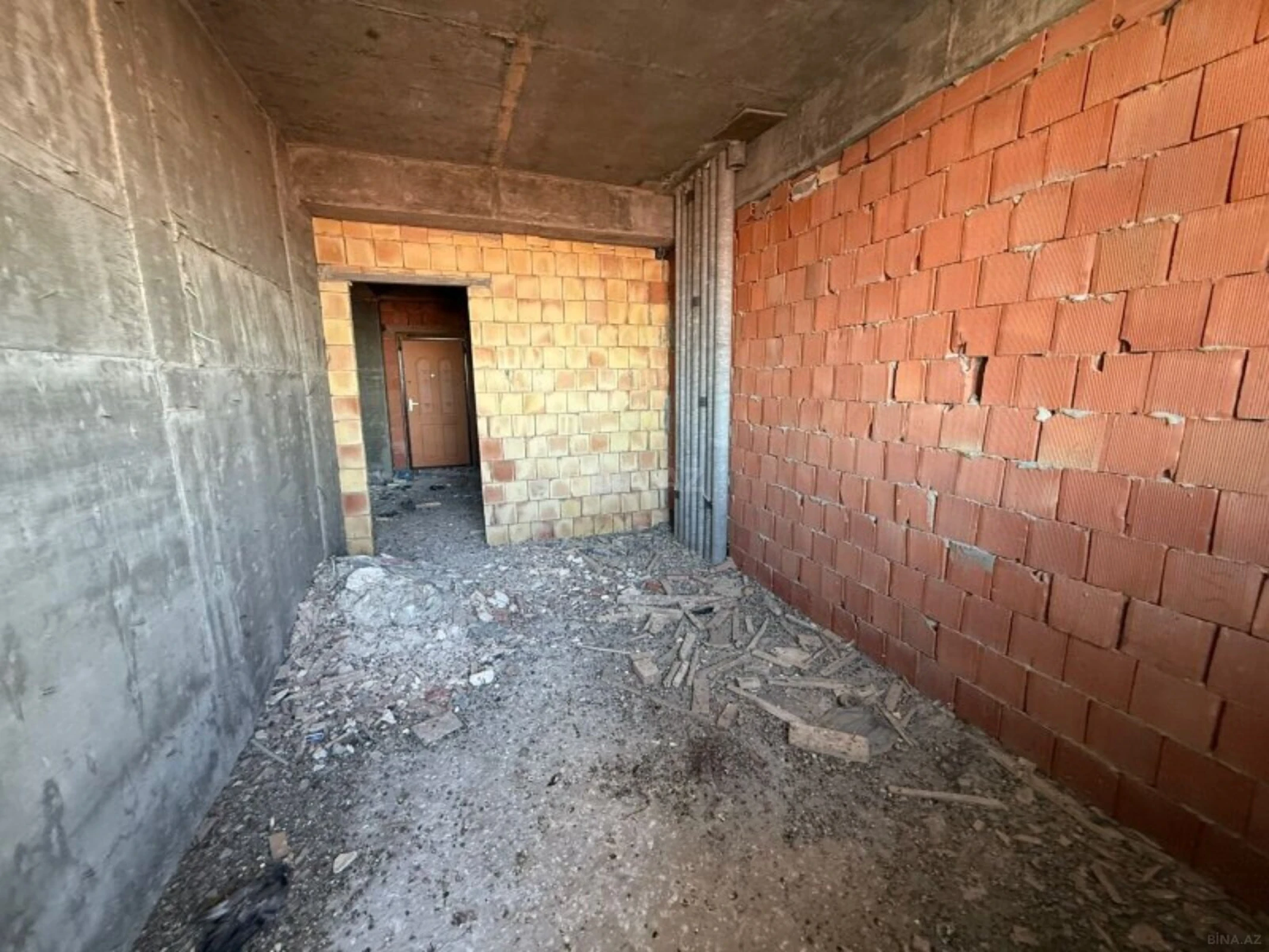 Satılır 3 otaqlı mənzil 92 m²
