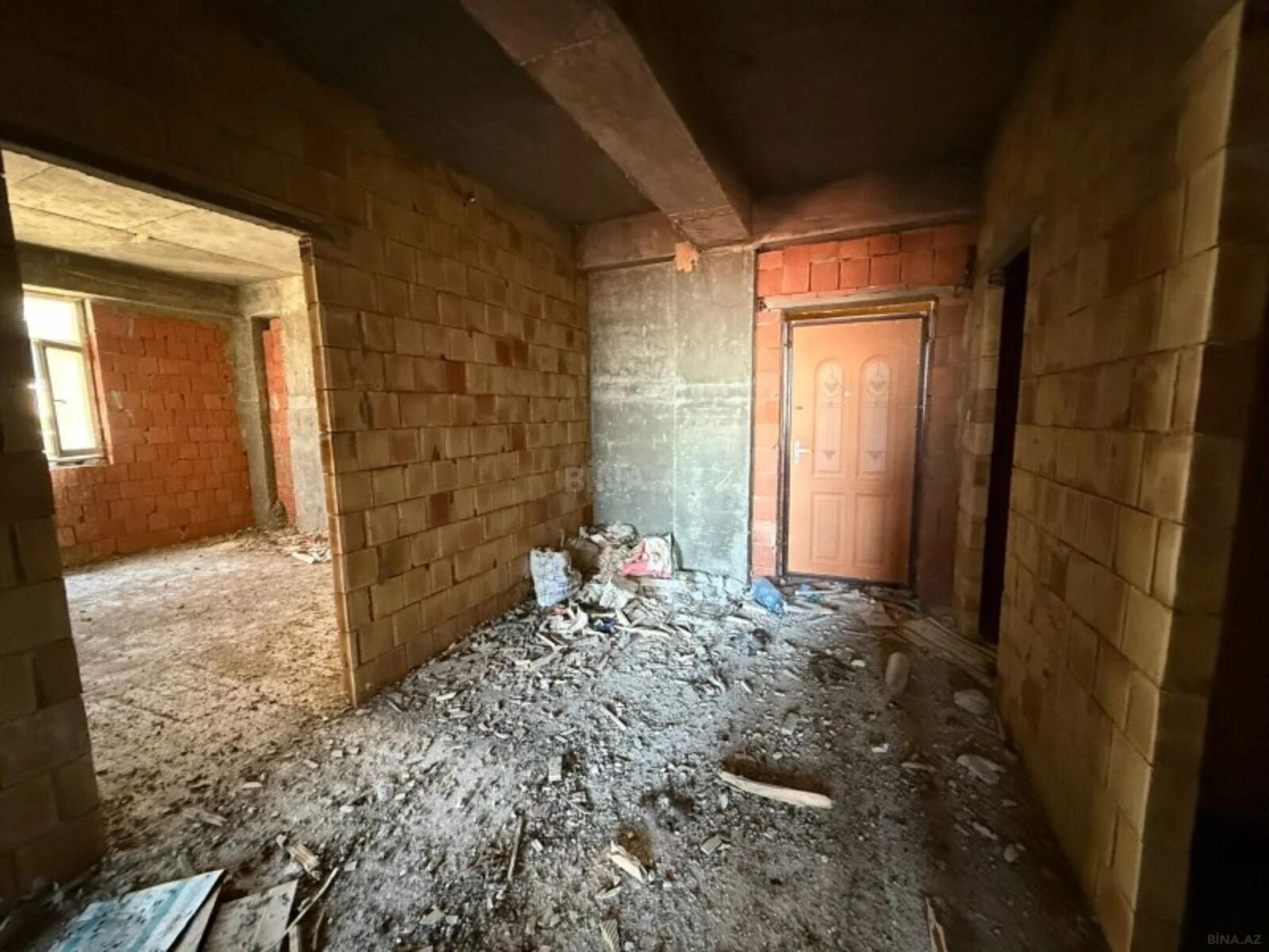 Satılır 3 otaqlı mənzil 92 m²
