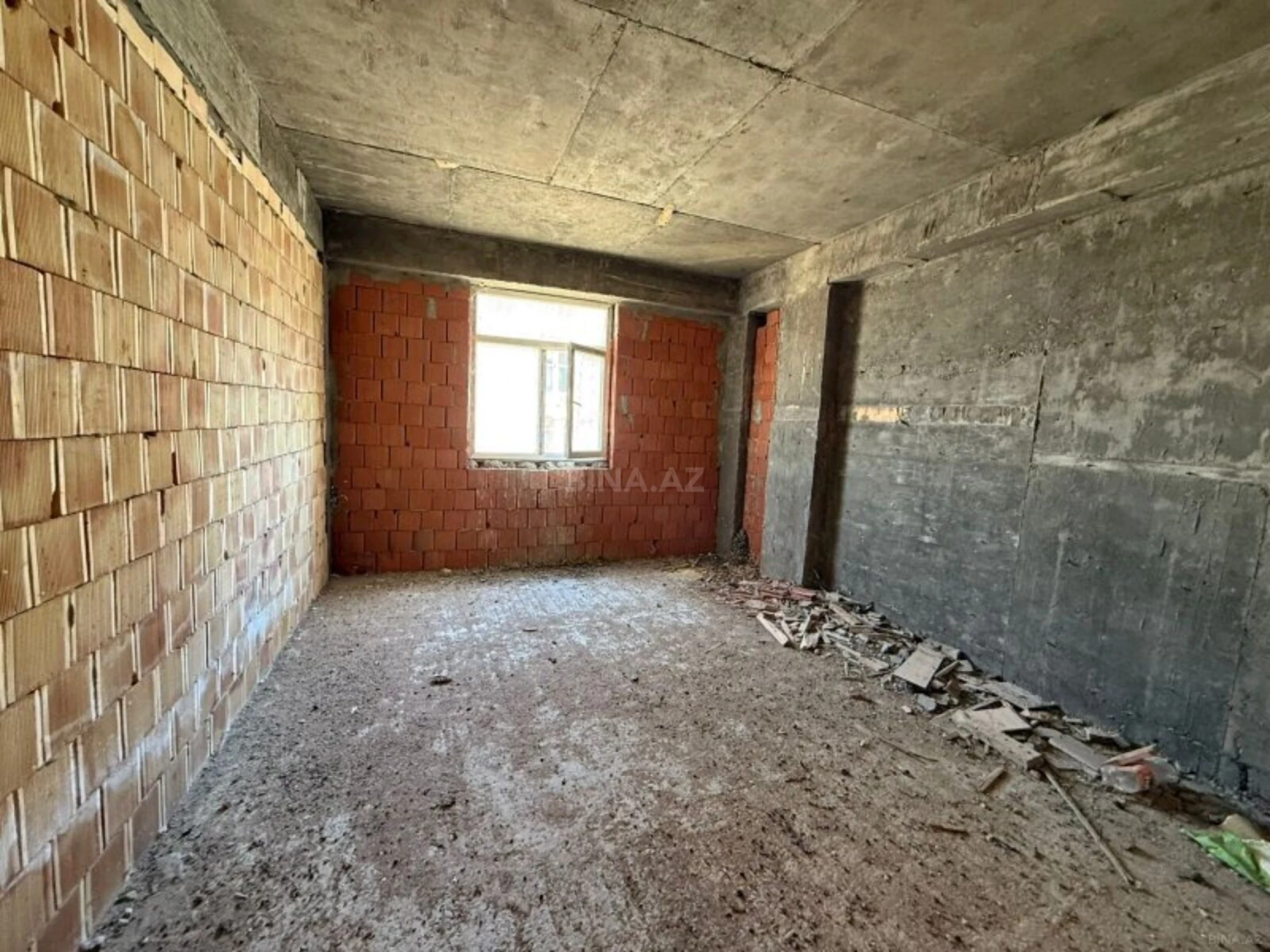 Satılır 3 otaqlı mənzil 92 m²