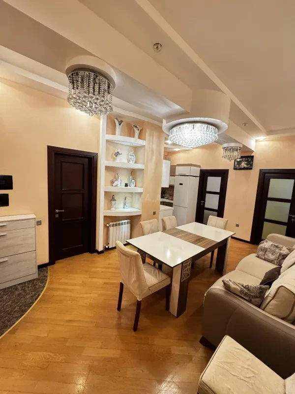 Satılır 3 otaqlı mənzil 70 m²