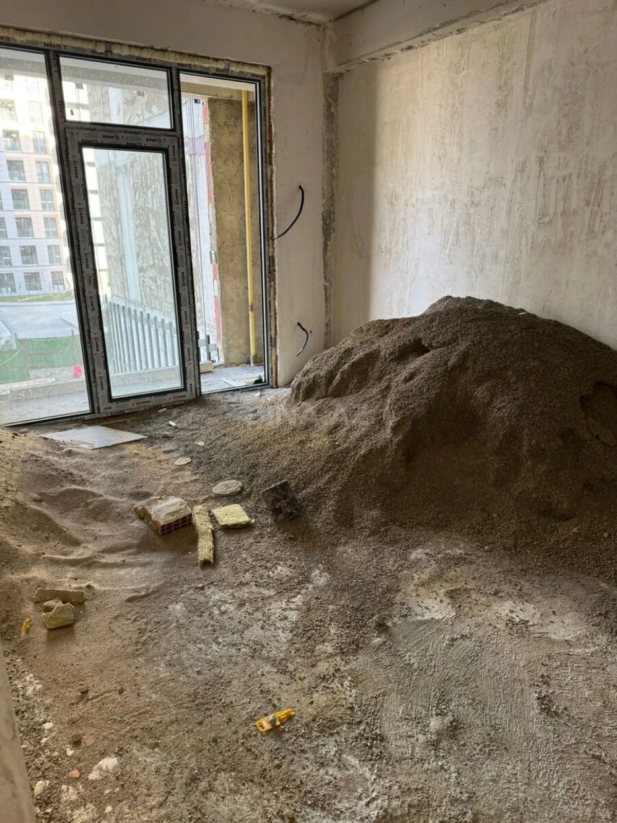Satılır 1 otaqlı mənzil 44 m²