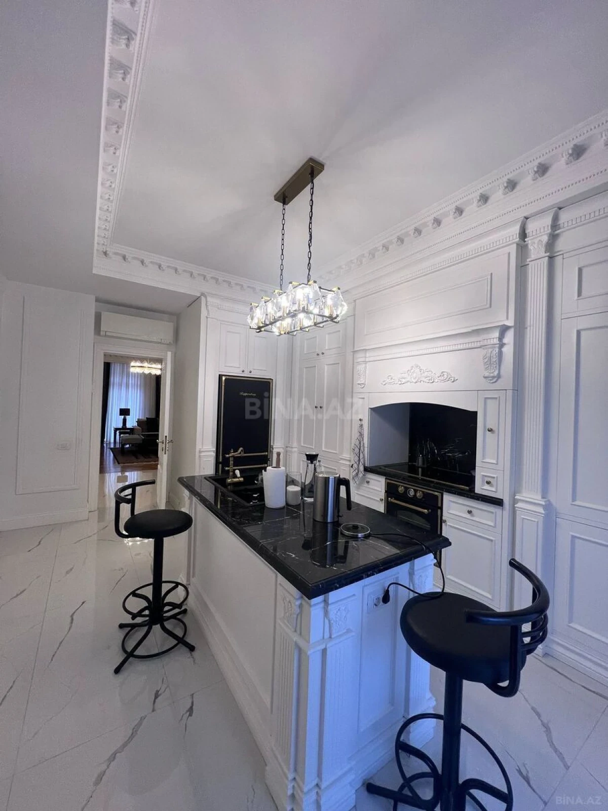 Satılır 4 otaqlı mənzil 209 m²