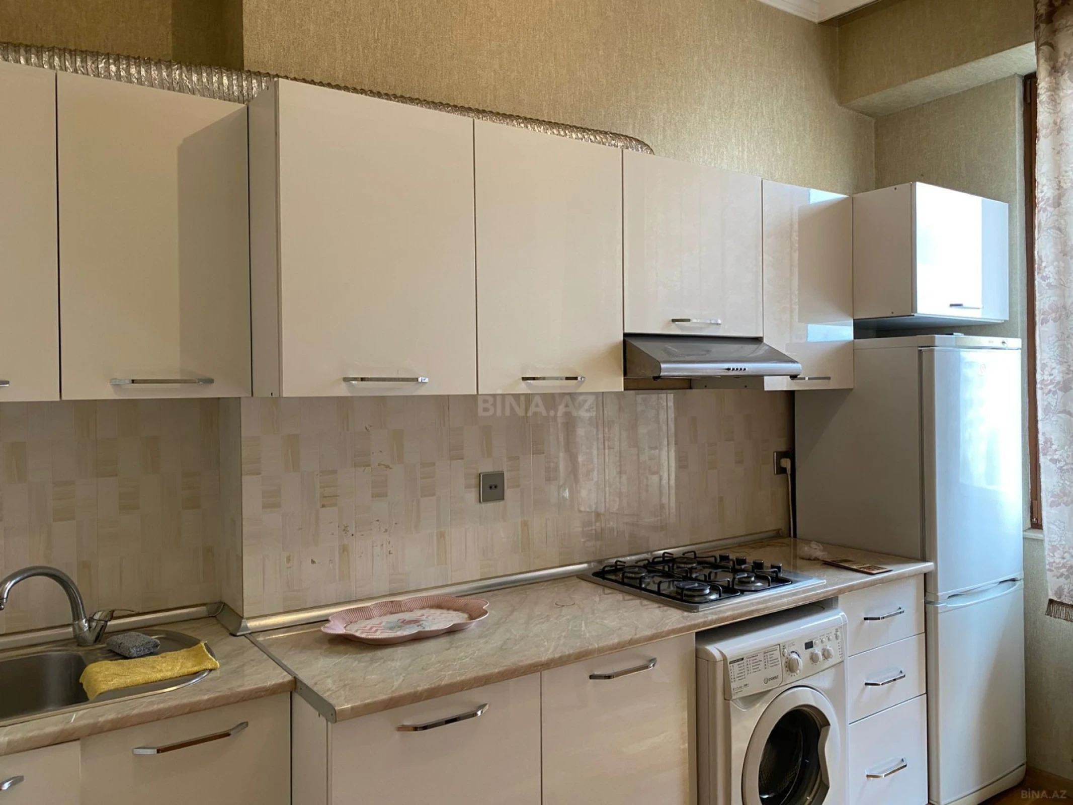 Kirayə verilir 1 otaqlı mənzil 55 m²