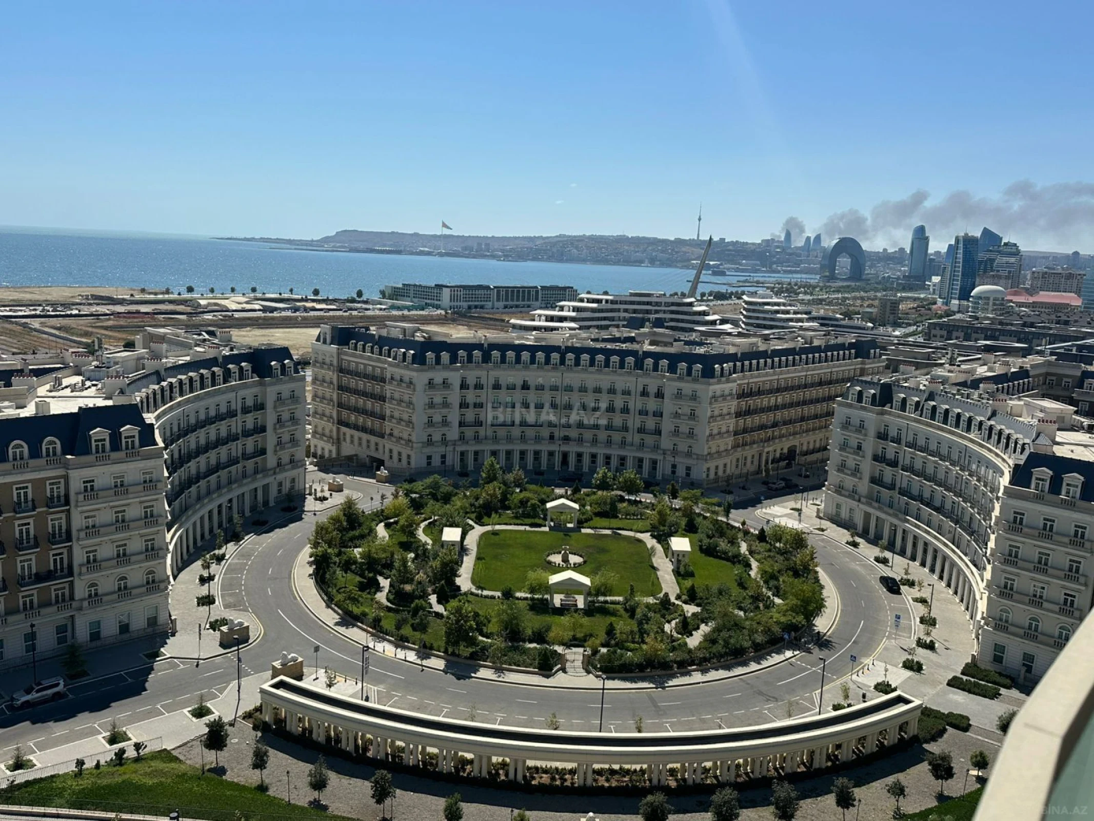 Satılır 4 otaqlı mənzil 224 m²