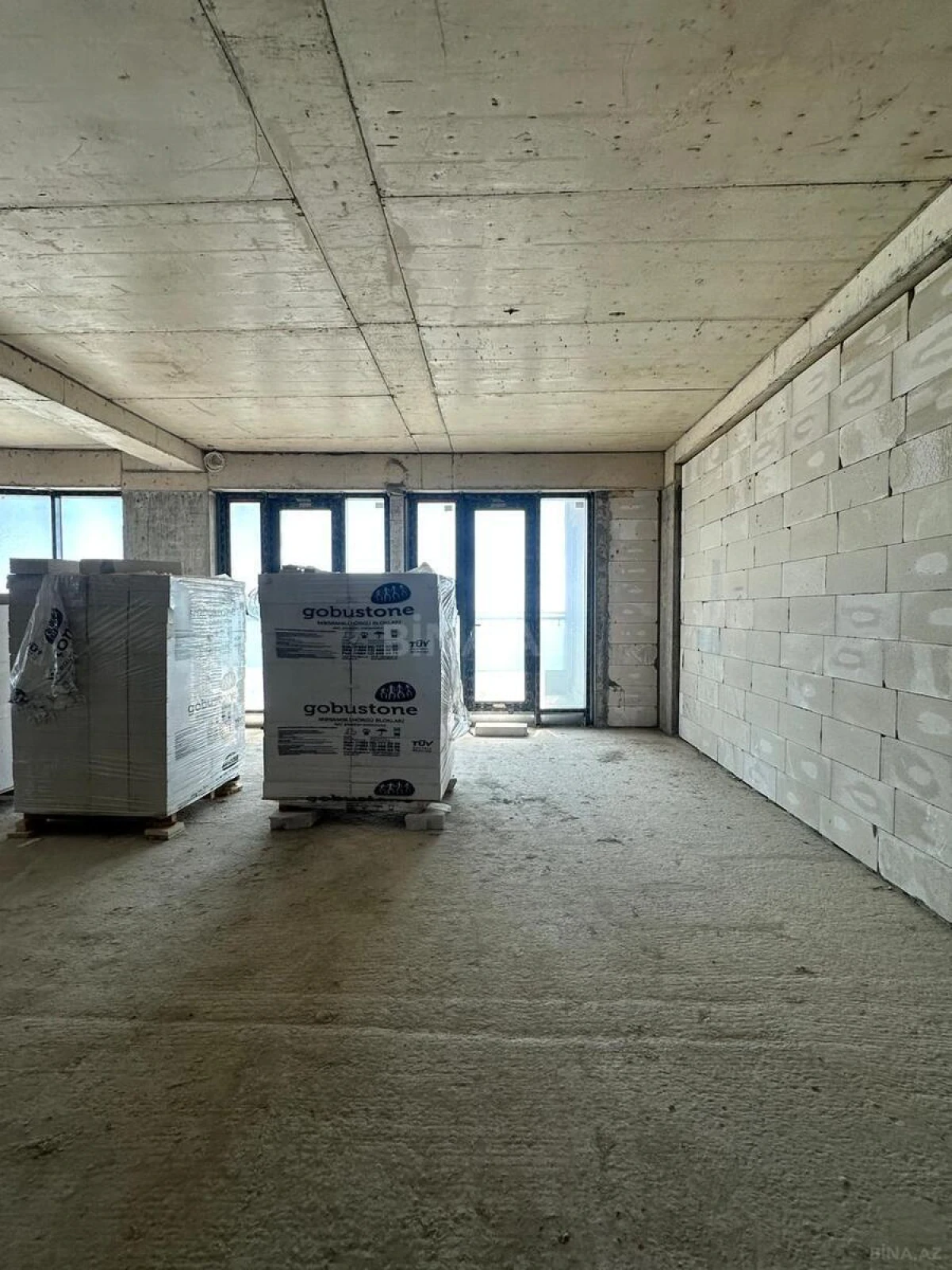 Satılır 4 otaqlı mənzil 224 m²