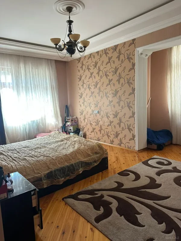 Kirayə verilir 4 otaqlı mənzil 120 m²