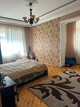 Kirayə verilir 4 otaqlı mənzil 120 m²