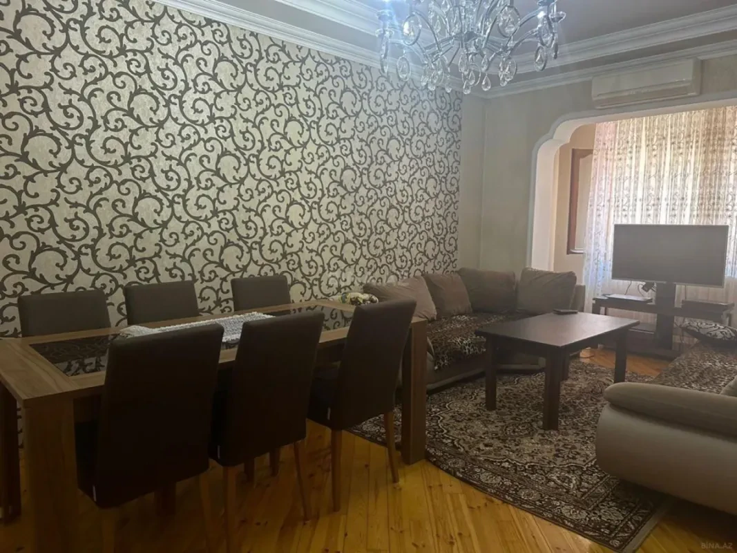 Kirayə verilir 4 otaqlı mənzil 120 m²