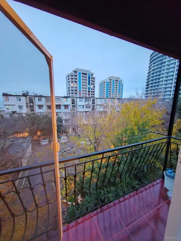 Satılır 2 otaqlı mənzil 61 m²