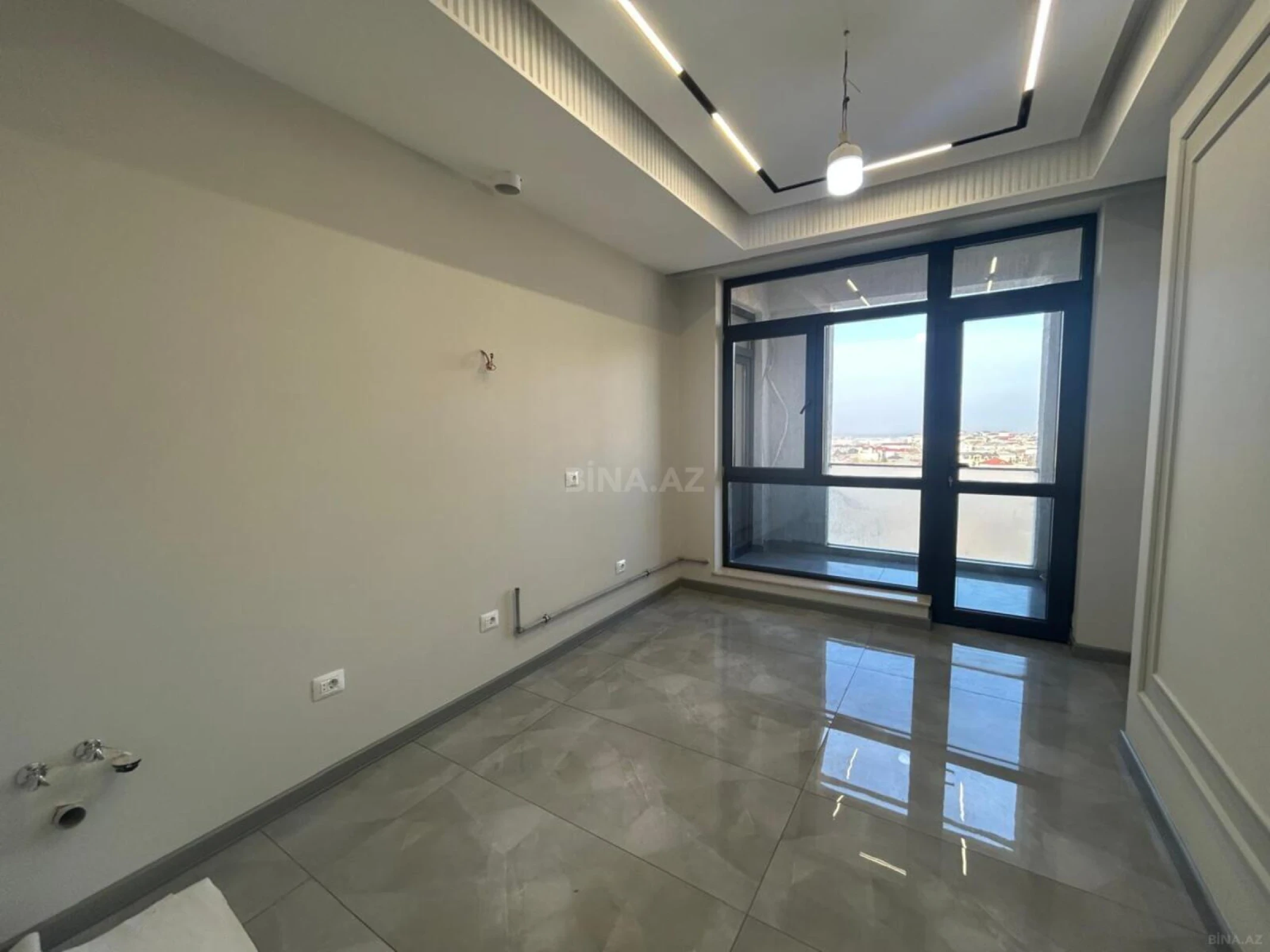 Satılır 3 otaqlı mənzil 99 m²