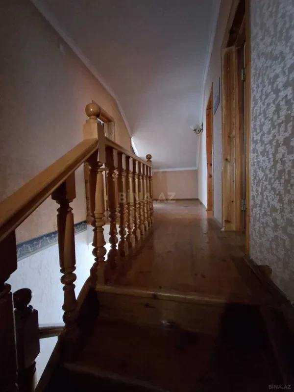 Satılır 6 otaqlı həyət evi 230 m²