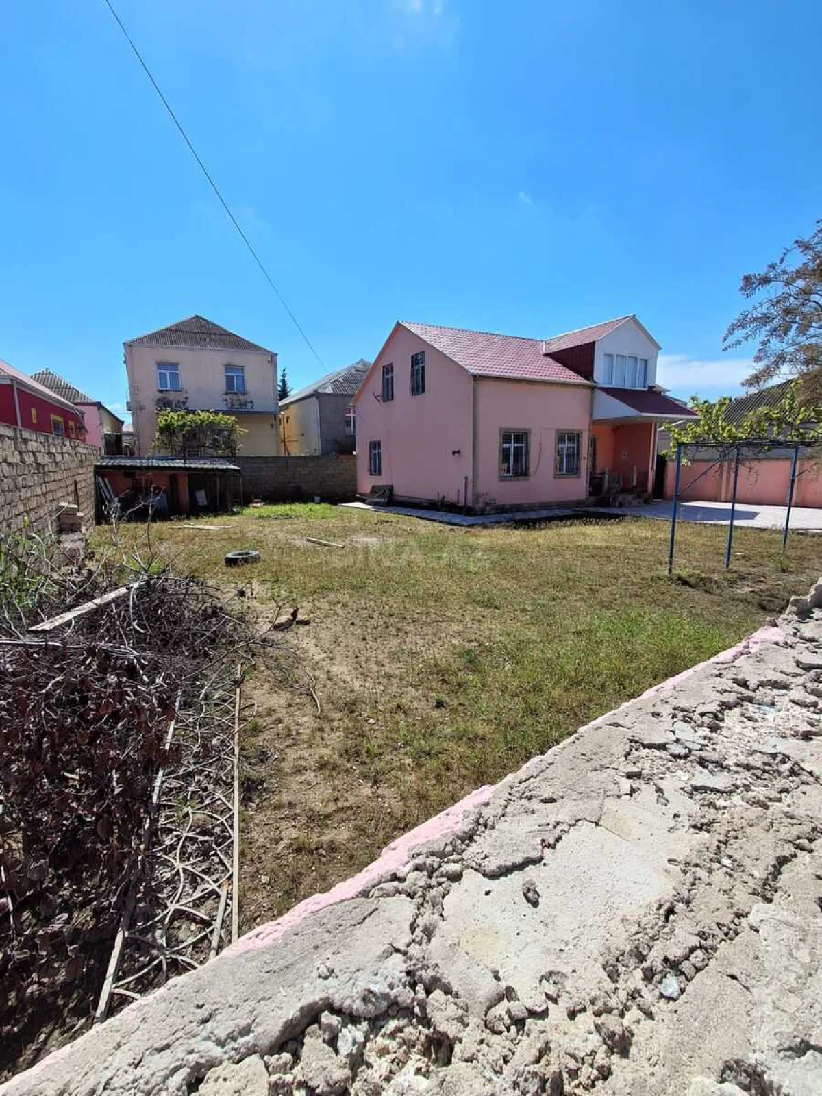 Satılır 6 otaqlı həyət evi 230 m²
