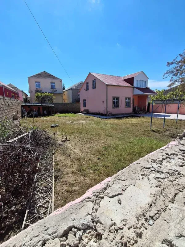Satılır 6 otaqlı həyət evi 230 m²