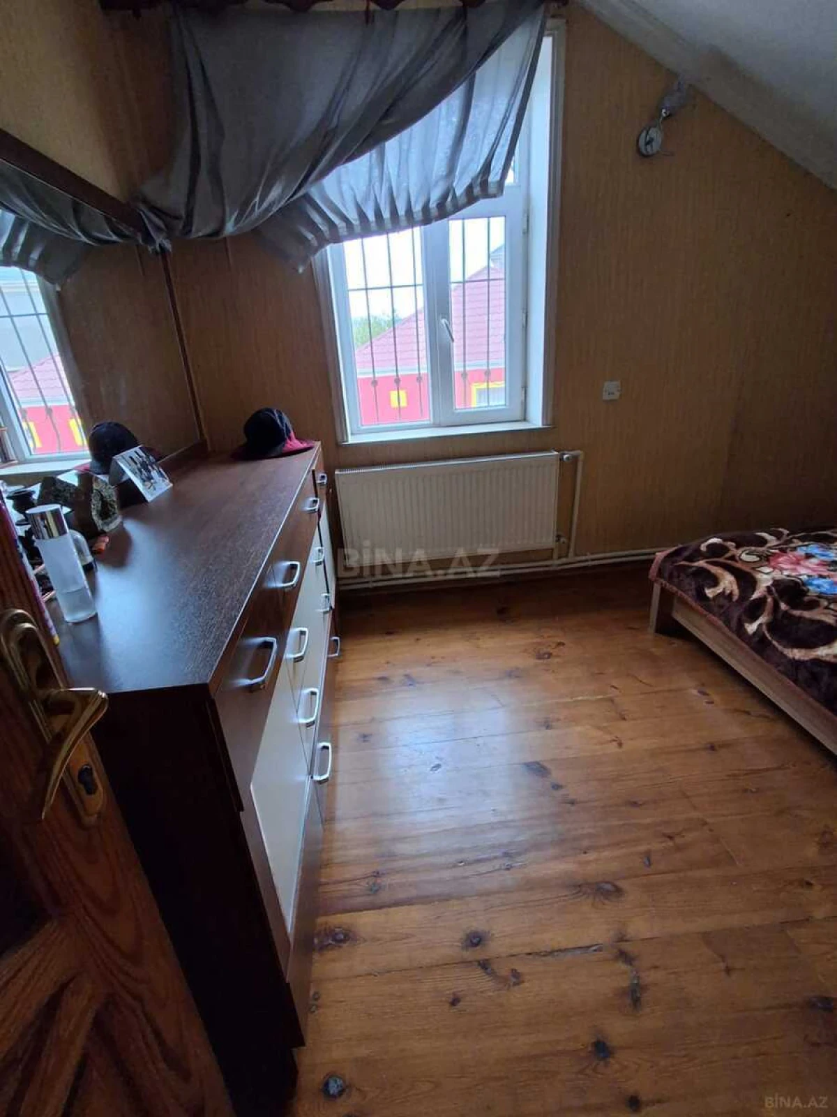 Satılır 6 otaqlı həyət evi 230 m²
