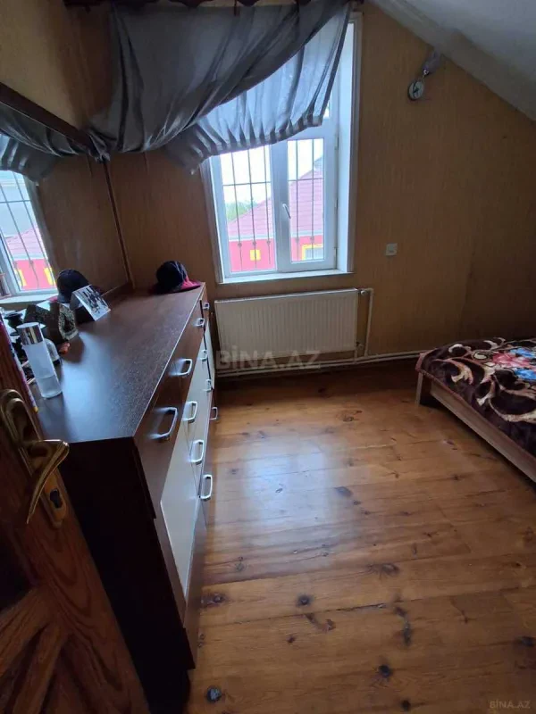 Satılır 6 otaqlı həyət evi 230 m²