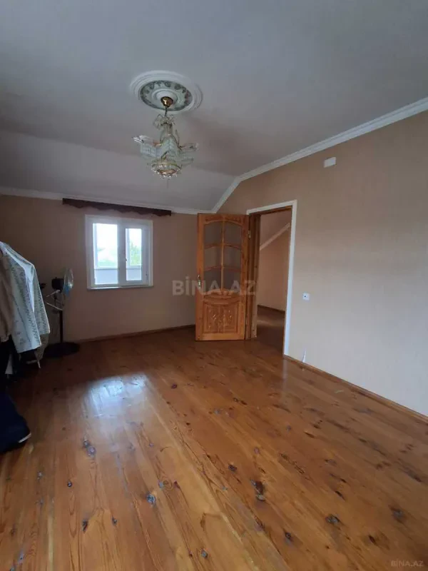 Satılır 6 otaqlı həyət evi 230 m²