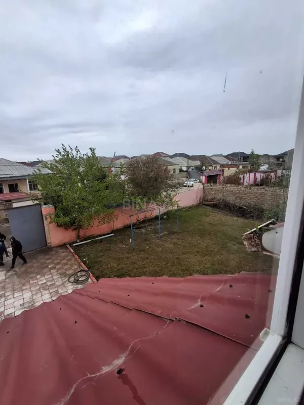 Satılır 6 otaqlı həyət evi 230 m²