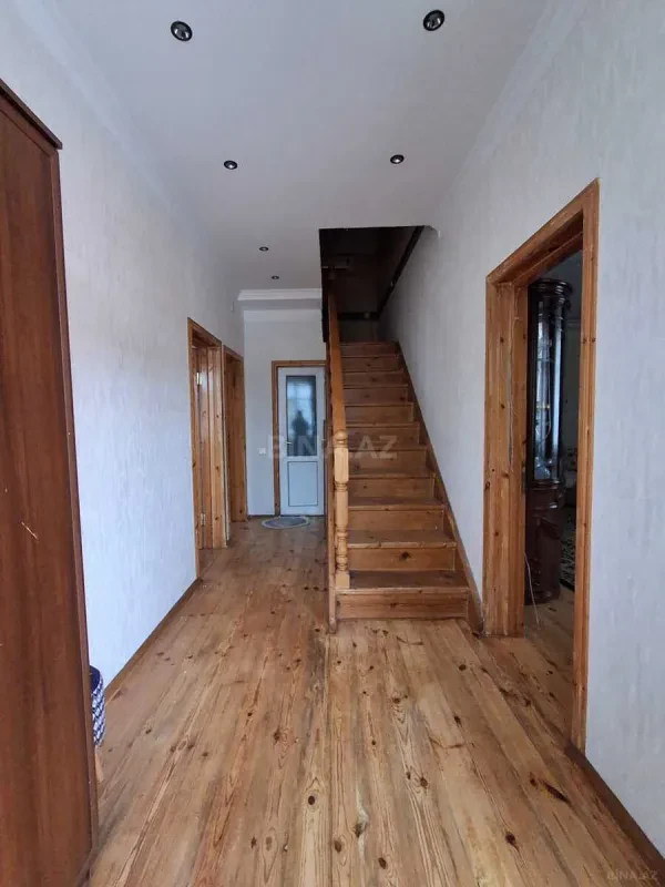 Satılır 6 otaqlı həyət evi 230 m²