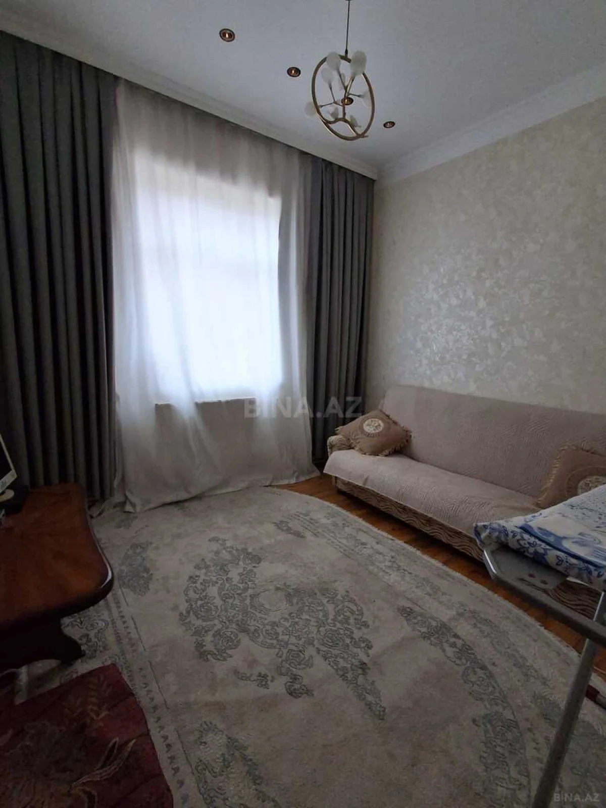 Satılır 6 otaqlı həyət evi 230 m²