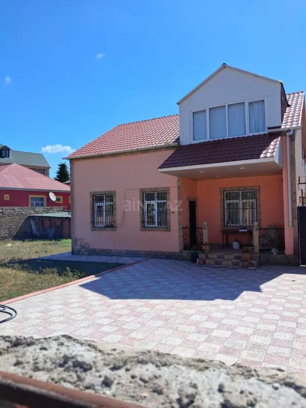Satılır 6 otaqlı həyət evi 230 m²