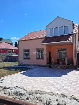 Satılır 6 otaqlı həyət evi 230 m²