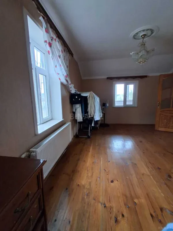 Satılır 6 otaqlı həyət evi 230 m²