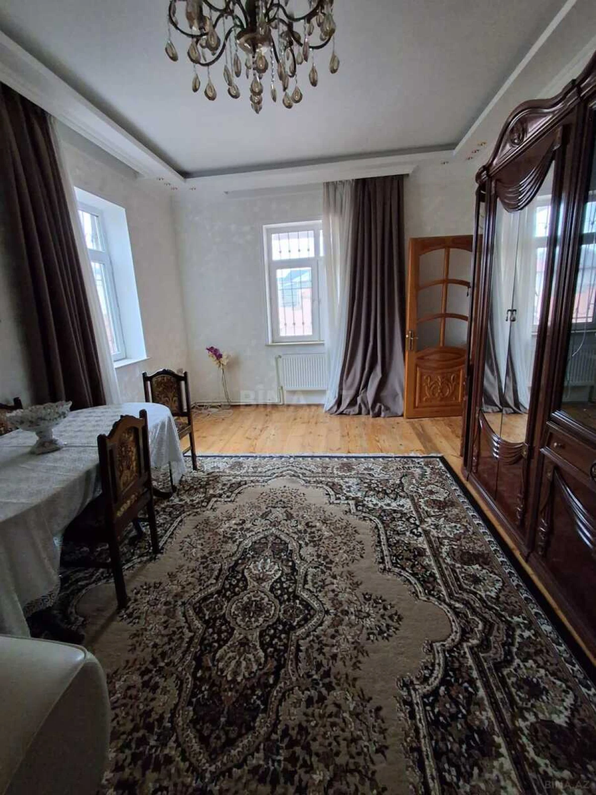 Satılır 6 otaqlı həyət evi 230 m²
