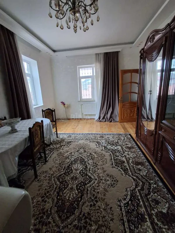 Satılır 6 otaqlı həyət evi 230 m²
