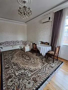 Satılır 6 otaqlı həyət evi 230 m²